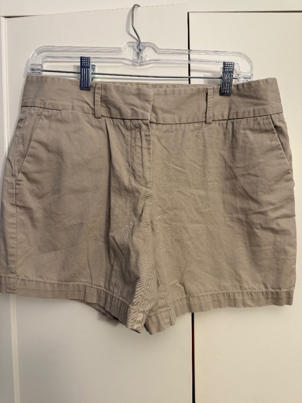 Loft Women’s Khaki shorts Size 6